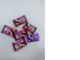 Set of 6 Wiggles Marshmallow Chocolate