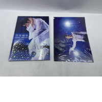 Set of japanese art book and a postcard Set of japanese art book and a postcard