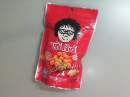 Nuts in a barbecue-flavored topping