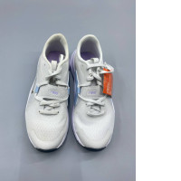 Nike In-Season TR 13 in white/grey.