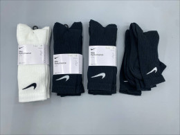 Set of 4 Nike Black and white knee-high socks