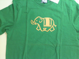 Green T-shirt with an elephant