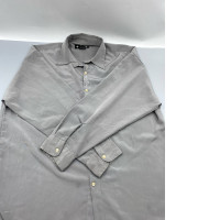 Gray long-sleeved shirt
