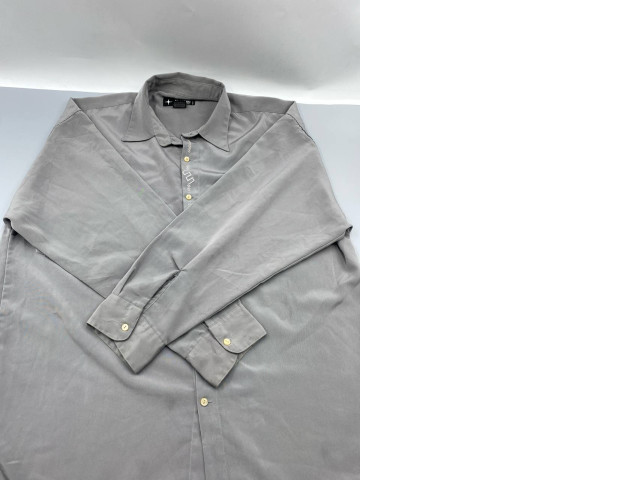 Gray long-sleeved shirt Gray long-sleeved shirt