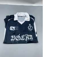 Vintage or sporty style collared jersey shirt.