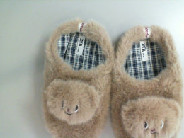 Children's plush slippers