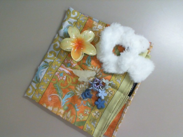 Hair set: headscarf + hairpins Hair set: headscarf + hairpins