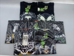 Set of 7 Black short-sleeved crew neck t-shirt with a pattern.