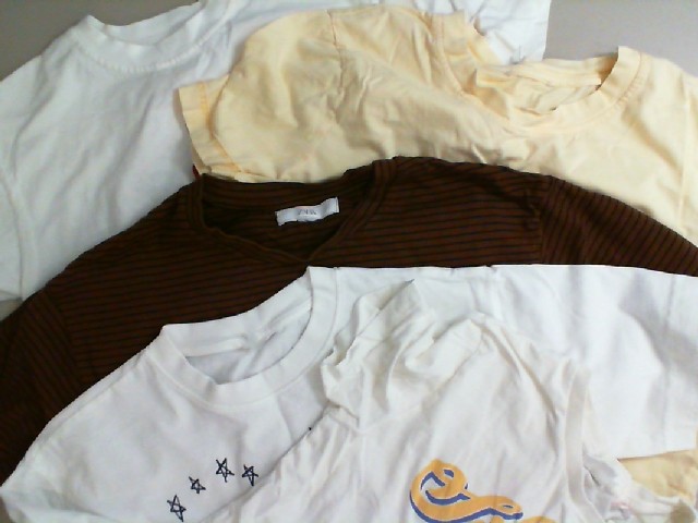 Set of 5 children's t-shirts Set of 5 children's t-shirts