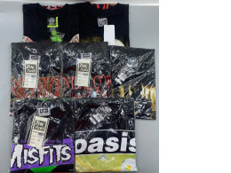 Set of 7 Black short-sleeved crew neck t-shirt with a pattern.