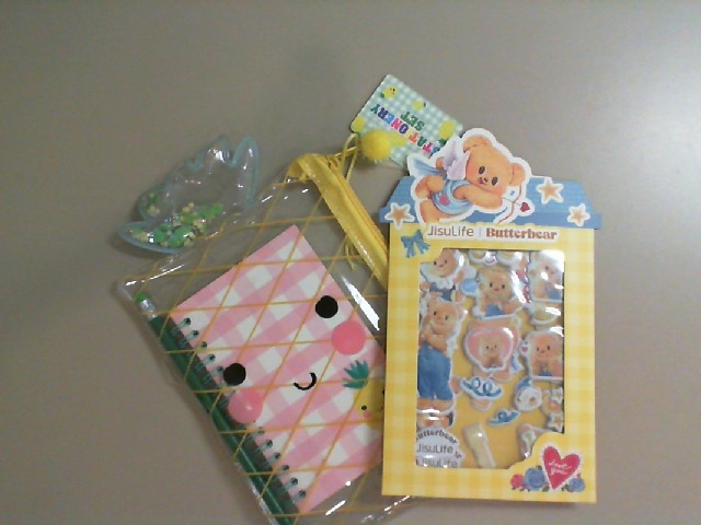 A set of transparent pencil case, notepad, pencil and stickers A set of transparent pencil case, notepad, pencil and stickers