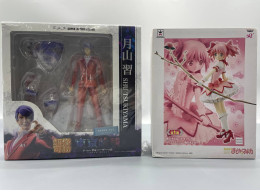 Set of 2 Japanese figures Set of 2 Japanese figures