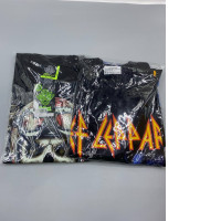 Set of 2 Black short-sleeved crew neck t-shirt with a pattern.