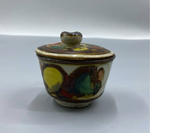 Tea cup with lid