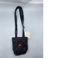 This shoulder bag is the Nike Sportswear Cargo Crossbody Bag.