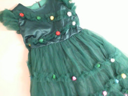 Children's green festive dress Children's green festive dress