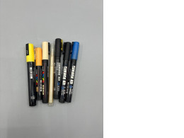 Set of 7 Colored magic markers