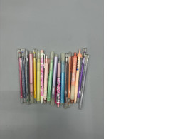 Set of 18 Pen