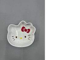  Hello Kitty face-shaped melamine bowl, often produced by brands like Superware. 