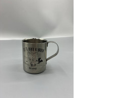 Coffee mug with stainless steel handle