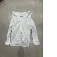 White long-sleeved shirt