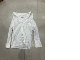 White long-sleeved shirt