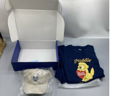 Box Set Middle  dark blue hat and long-sleeved sweatshirt.