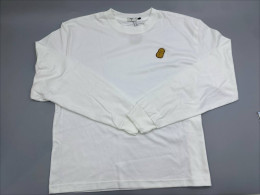 White long-sleeved crew neck sweater