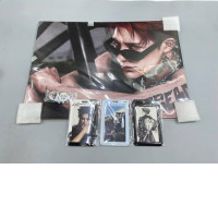 Set of 5 Gift set "G-DRAGON" including a large postcard, hang tag, and brooch. Set of 5 Gift set "G-DRAGON" including a large postcard, hang tag, and brooch.