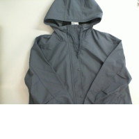 Gray zipped jacket with a hood