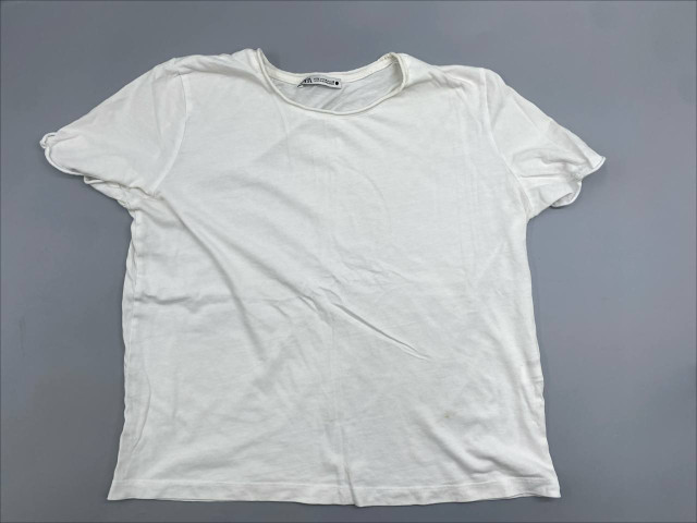 White crew neck t-shirt White crew neck t-shirt