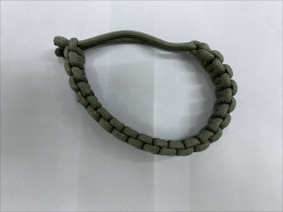 Paracord braided bracelet