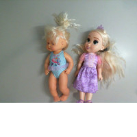 Set of 2 dolls