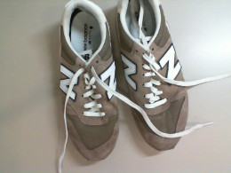 Brown New Balance sneakers Brown New Balance sneakers