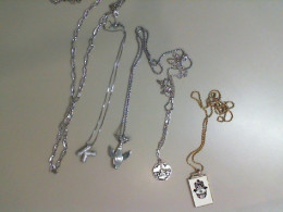 Set of 5 chains with pendant, bijouterie Set of 5 chains with pendant, bijouterie