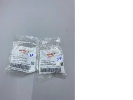 set of 2 Cylinder head cover retaining bolts