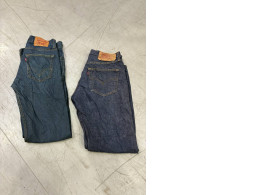 Set of 2 Levi's 501 original jeans