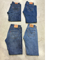 Set of 4 Levi's 501 and 505 straight-leg jeans.