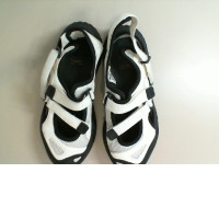 Women's open-toe sneakers