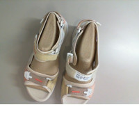 Women's open toe sandals with velcro fastening