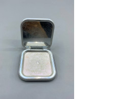 Foldable portable mirror Foldable portable mirror