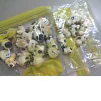 A set of 2 sizes, cows in different poses