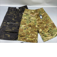 Set of 2 Men's three-quarter length shorts with a camouflage pattern. Set of 2 Men's three-quarter length shorts with a camouflage pattern.