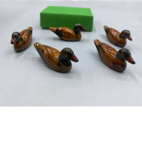 Set of 5 vintage Japanese lacquered wooden Mandarin duck chopstick rests (Hashi-Oki). 