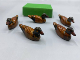 Set of 5 vintage Japanese lacquered wooden Mandarin duck chopstick rests (Hashi-Oki). Set of 5 vintage Japanese lacquered wooden Mandarin duck chopstick rests (Hashi-Oki).