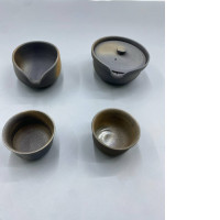 Set of 4 Tokoname Shiboridashi tea set, a traditional Japanese style designed specifically for brewing high-grade teas like Gyokuro at lower temperatures. Set of 4 Tokoname Shiboridashi tea set, a traditional Japanese style designed specifically for brewing high-grade teas like Gyokuro at lower temperatures.