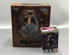 Set of 2 Japanese figures Set of 2 Japanese figures