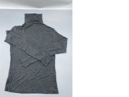 Gray long-sleeved turtleneck shirt Gray long-sleeved turtleneck shirt