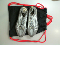 Men's gray sneakers with a storage bag