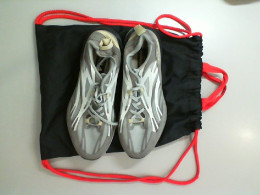 Men's gray sneakers with a storage bag